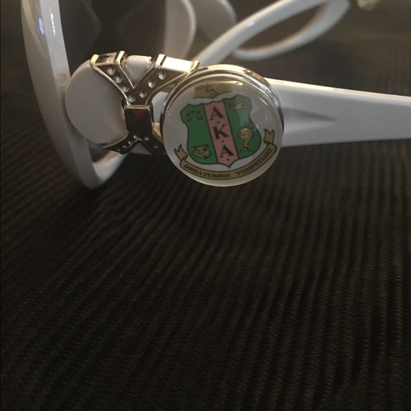Brand new Alpha Kappa Alpha sunglasses - Picture 4 of 4
